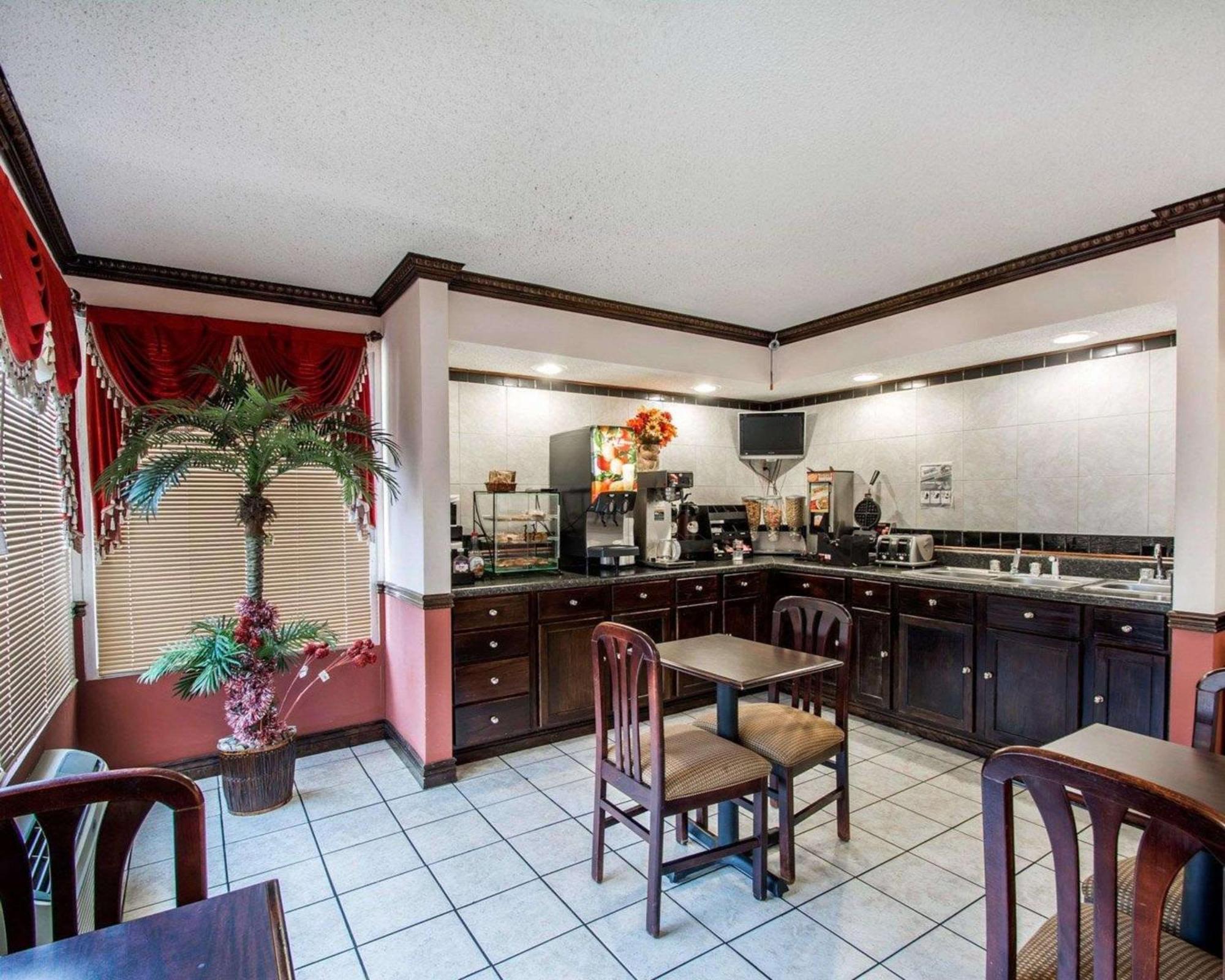 Econolodge Andalusia Εξωτερικό φωτογραφία